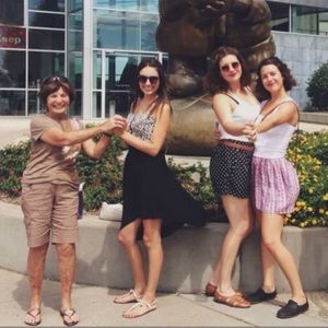 Meet your Posher, Phebi